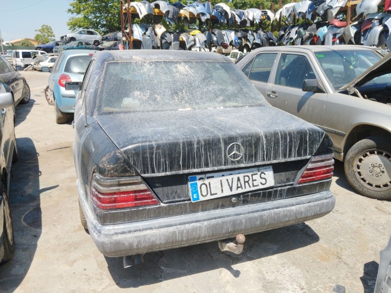 mercedes-benz 124 sedán (w124) del año 2000