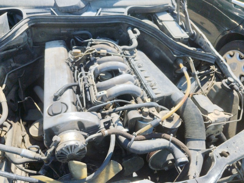 mercedes-benz 124 sedán (w124) del año 2000