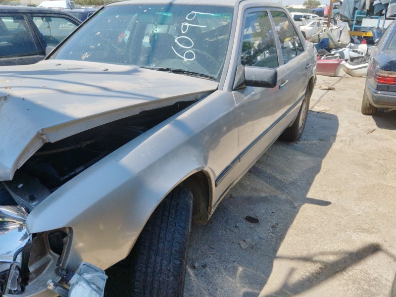 mercedes-benz 124 sedán (w124) del año 1996