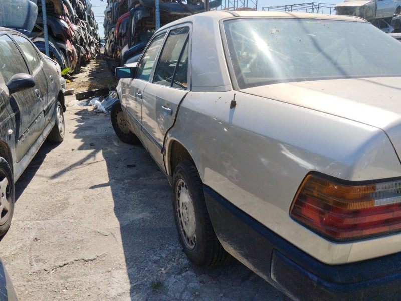mercedes-benz 124 sedán (w124) del año 1996