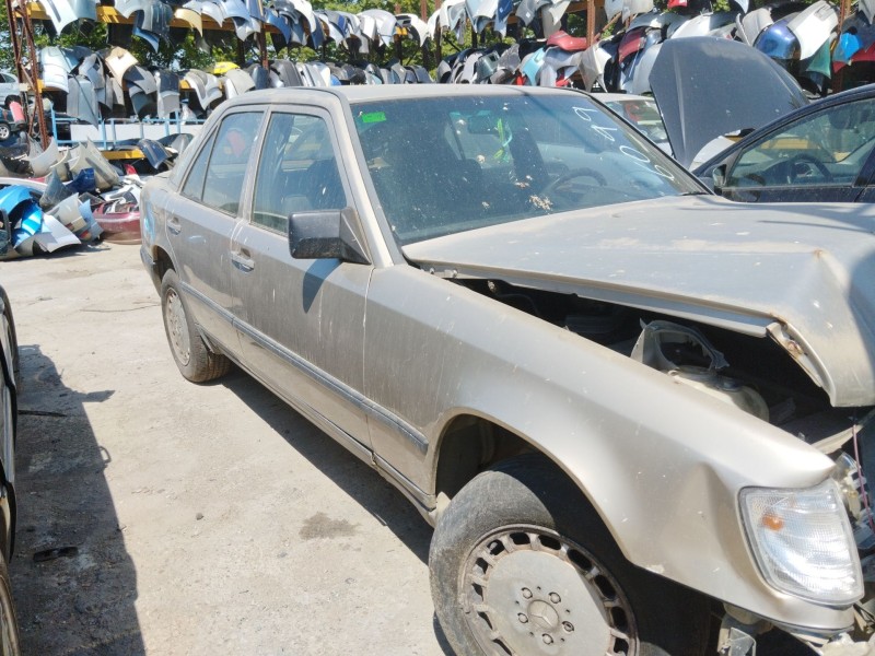 mercedes-benz 124 sedán (w124) del año 1996