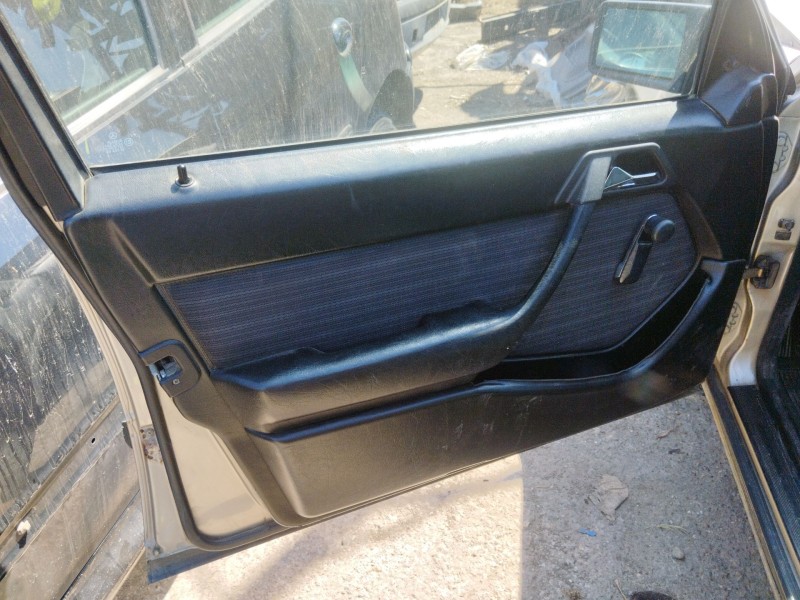 mercedes-benz 124 sedán (w124) del año 1996