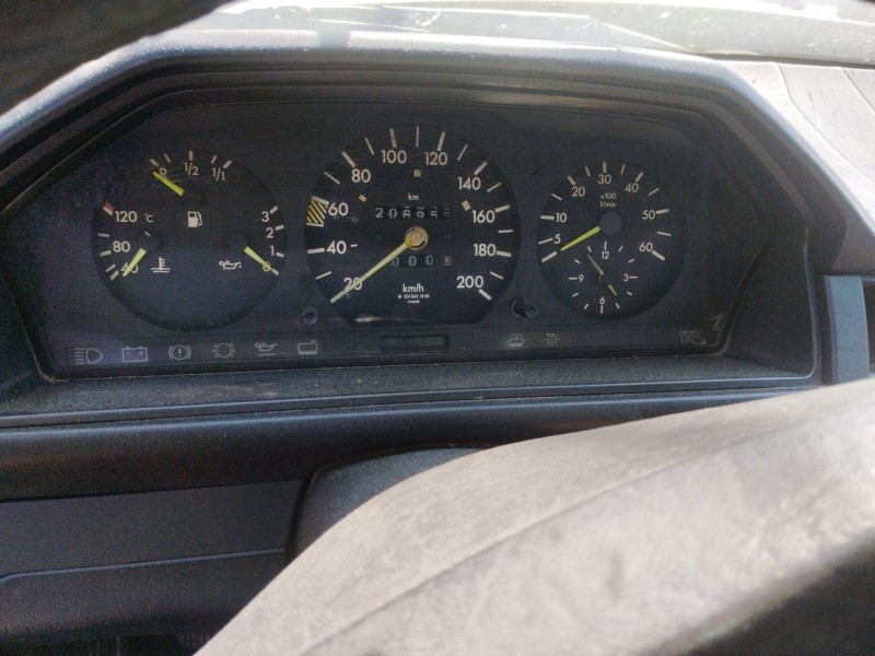 mercedes-benz 124 sedán (w124) del año 1996