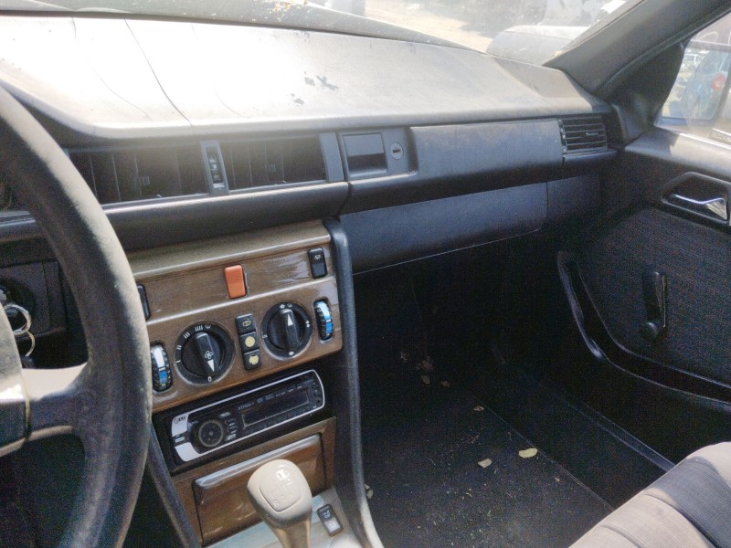 mercedes-benz 124 sedán (w124) del año 1996