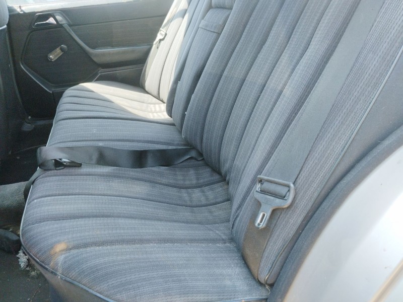 mercedes-benz 124 sedán (w124) del año 1996