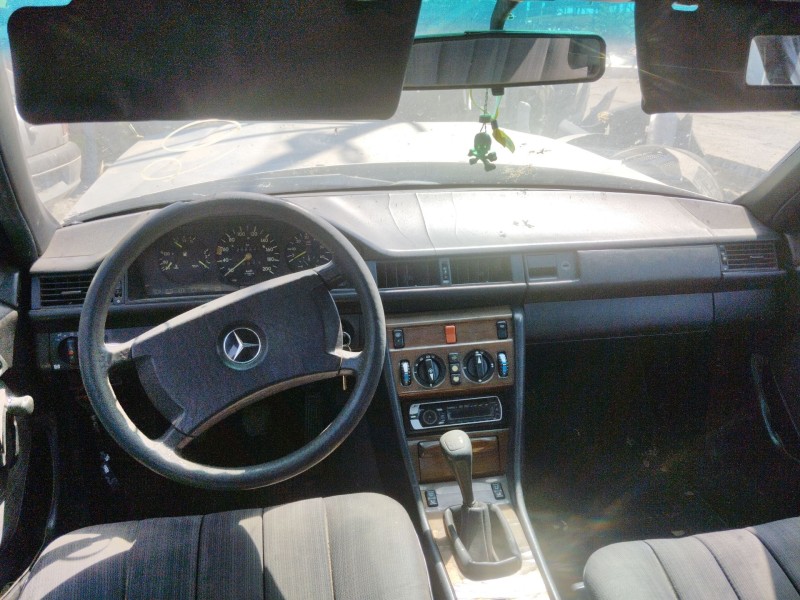 mercedes-benz 124 sedán (w124) del año 1996