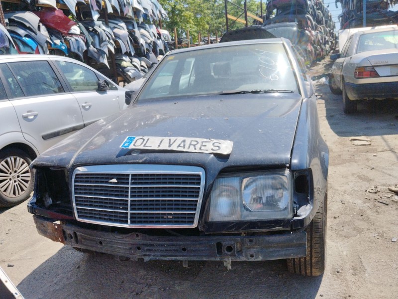 mercedes-benz 124 sedán (w124) del año 2000