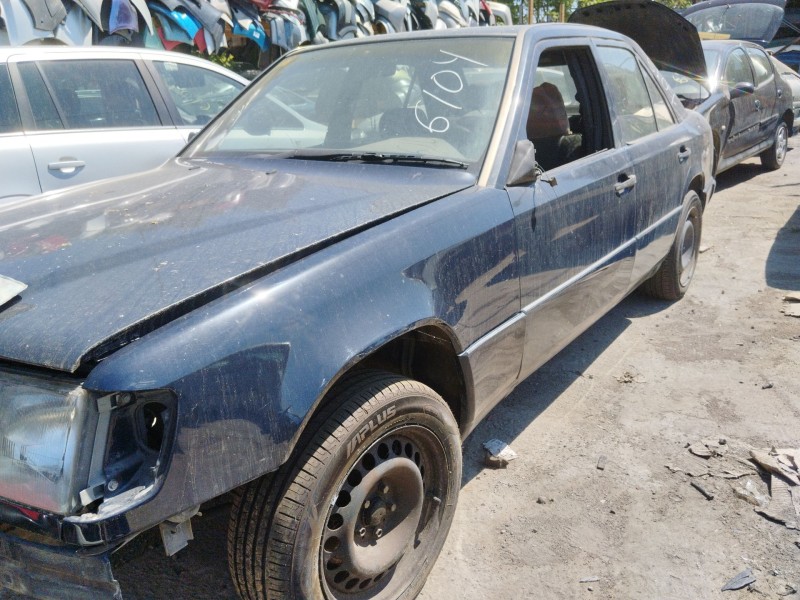 mercedes-benz 124 sedán (w124) del año 2000