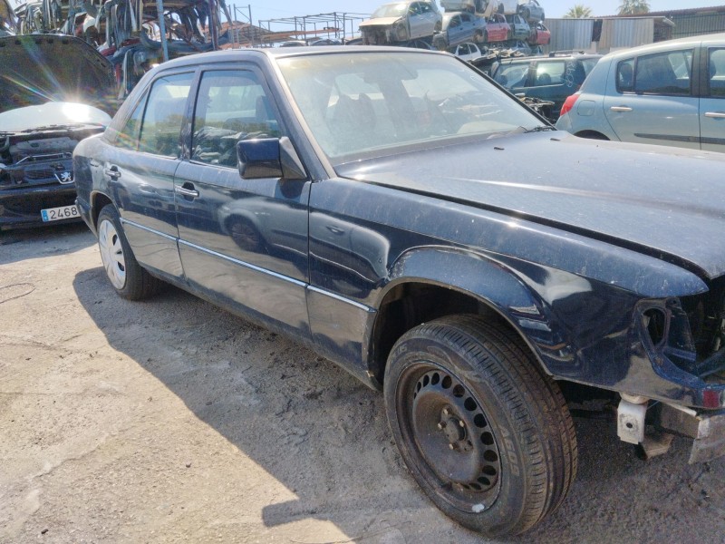 mercedes-benz 124 sedán (w124) del año 2000