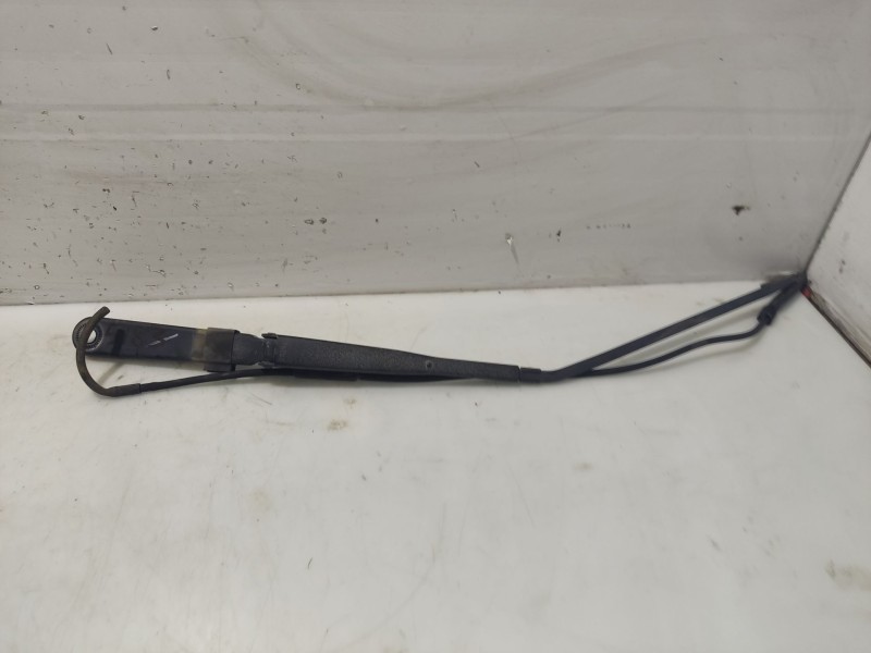 Recambio de brazo limpia delantero derecho para nissan interstar (x70) referencia OEM IAM 2888100QAC  