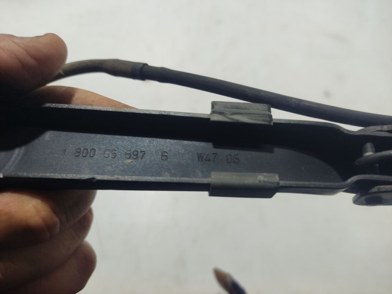 Recambio de brazo limpia delantero izquierdo para nissan interstar (x70) referencia OEM IAM 2888100QAC  