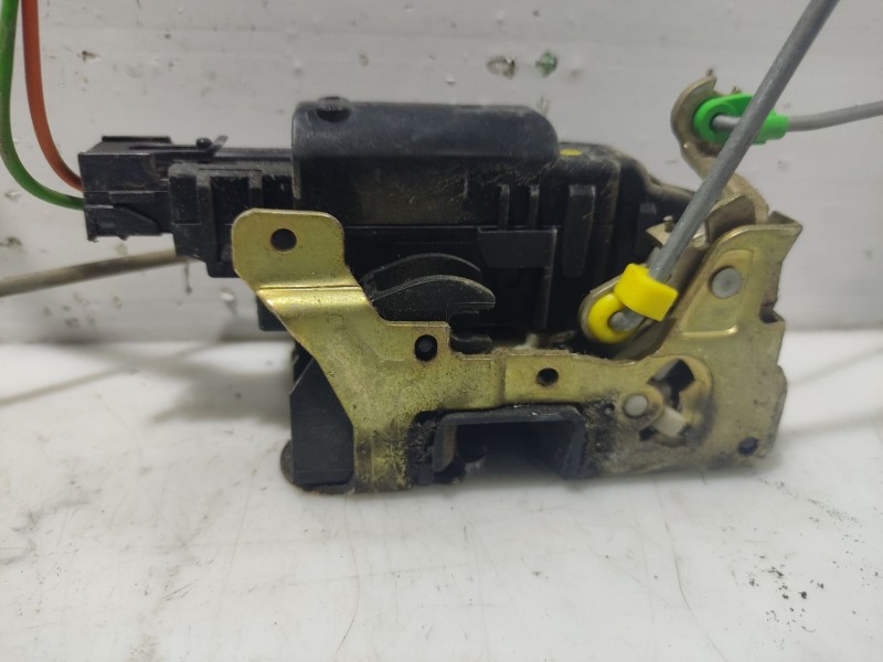 Recambio de cerradura puerta delantera derecha para nissan interstar (x70) referencia OEM IAM 8050200QAJ  