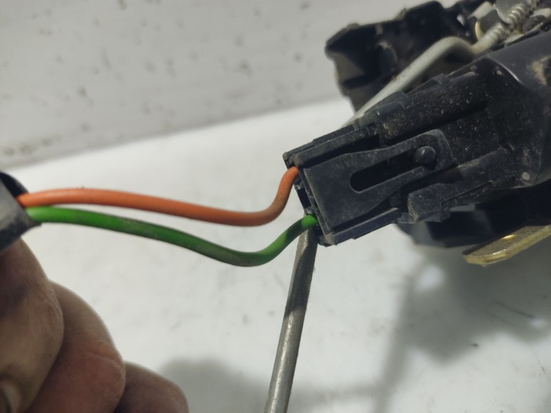 Recambio de cerradura puerta delantera derecha para nissan interstar (x70) referencia OEM IAM 8050200QAJ  