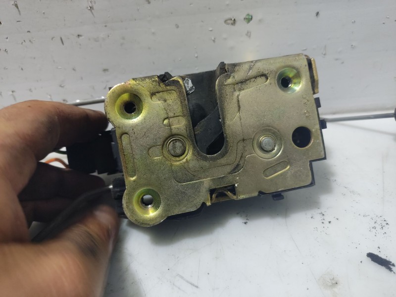 Recambio de cerradura puerta delantera derecha para nissan interstar (x70) referencia OEM IAM 8050200QAJ  