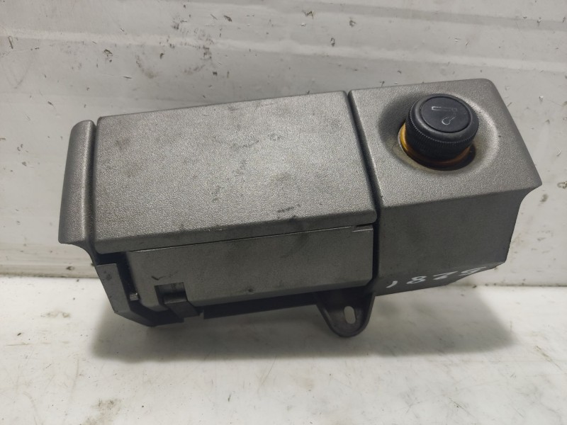 Recambio de cenicero para opel zafira a referencia OEM IAM 090589659  