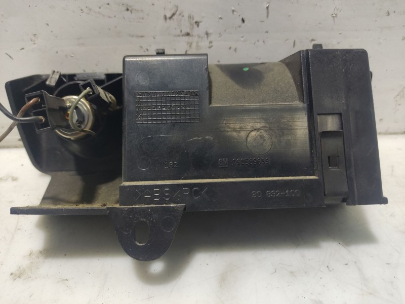 Recambio de cenicero para opel zafira a referencia OEM IAM 090589659  
