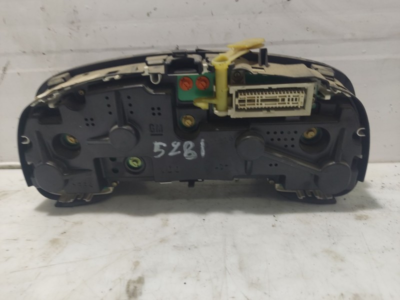Recambio de cuadro instrumentos para opel zafira a referencia OEM IAM 24461768  110080209