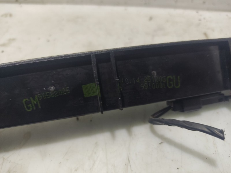 Recambio de luz central de freno para opel zafira a referencia OEM IAM 90582025  