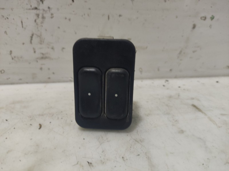 Recambio de mando elevalunas delantero izquierdo para opel zafira a referencia OEM IAM 90561088  13363201