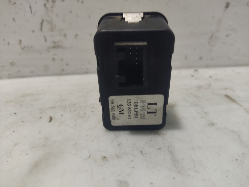 Recambio de mando elevalunas delantero izquierdo para opel zafira a referencia OEM IAM 90561088  13363201