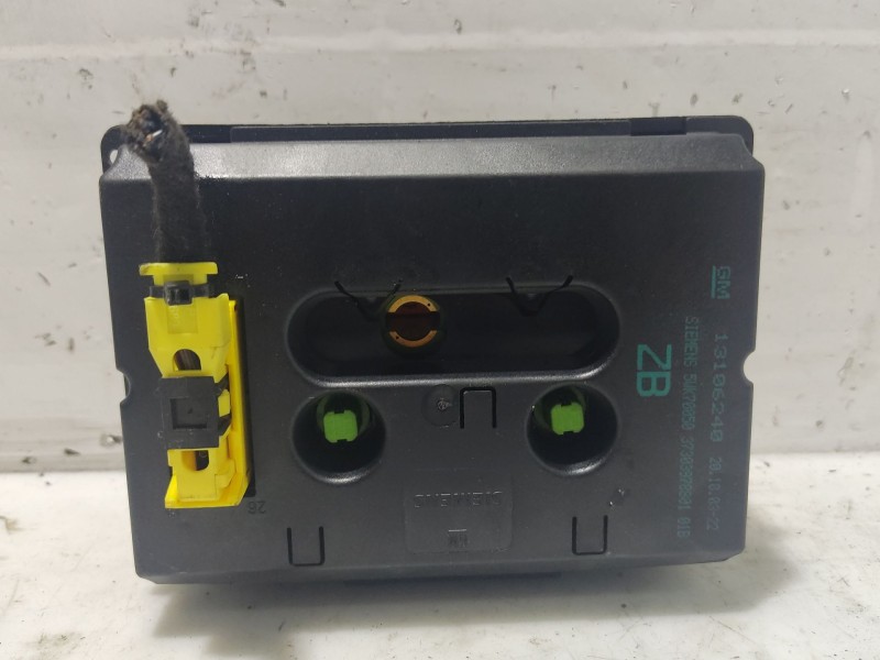 Recambio de pantalla multifuncion para opel zafira a referencia OEM IAM 37303978801 1310240 5WK70050