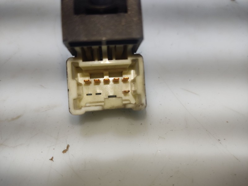 Recambio de mando elevalunas trasero derecho para nissan almera ii (n16) 2.2 di referencia OEM IAM 82960BM700  