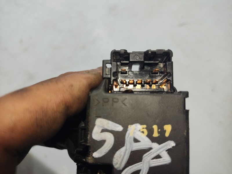 Recambio de mando limpia para nissan almera ii (n16) 2.2 di referencia OEM IAM 36931E  