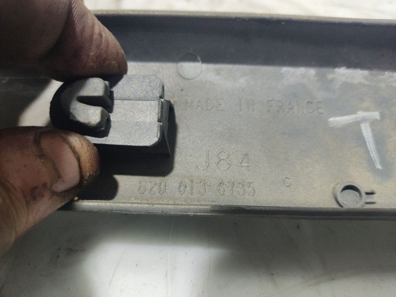 Recambio de moldura para renault scénic ii (jm0/1_) 1.5 dci (jm0f) referencia OEM IAM 8200136735  