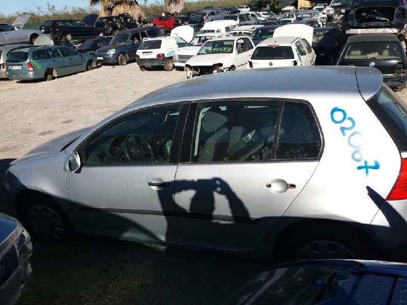 volkswagen golf v berlina (1k1) trendline   |   0.03 - ... | 2003 | 75 cv / 55 kw del año 2003