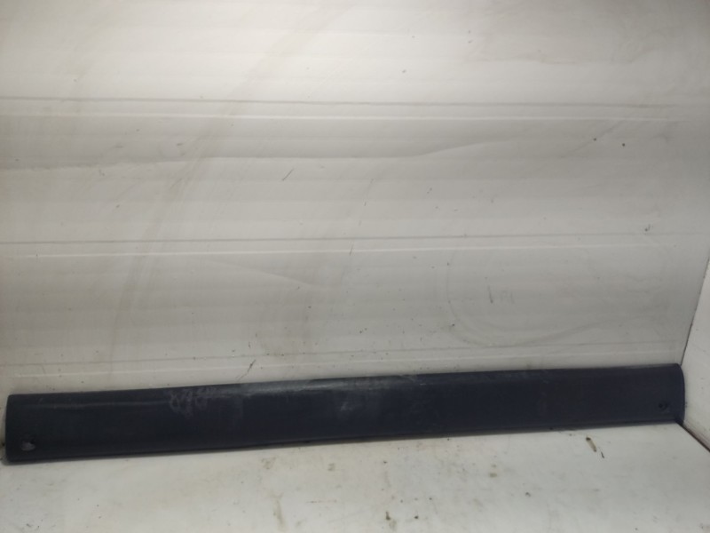 Recambio de moldura para nissan interstar (x70) referencia OEM IAM 7701692582  