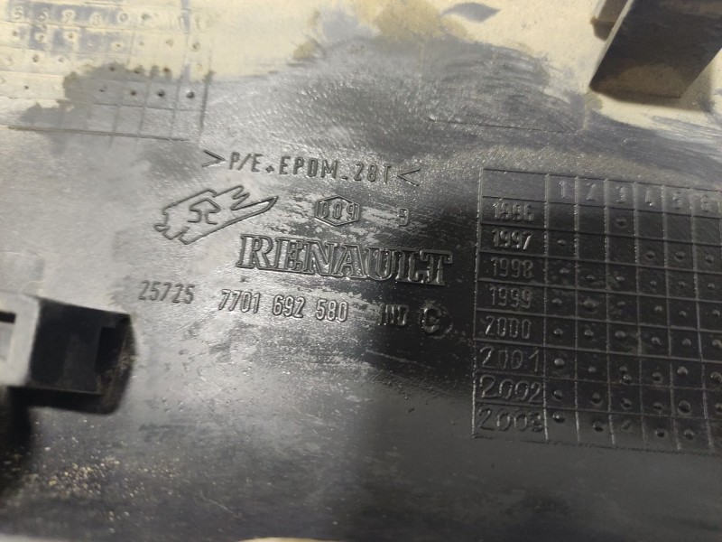 Recambio de moldura para nissan interstar (x70) referencia OEM IAM 7701692580  