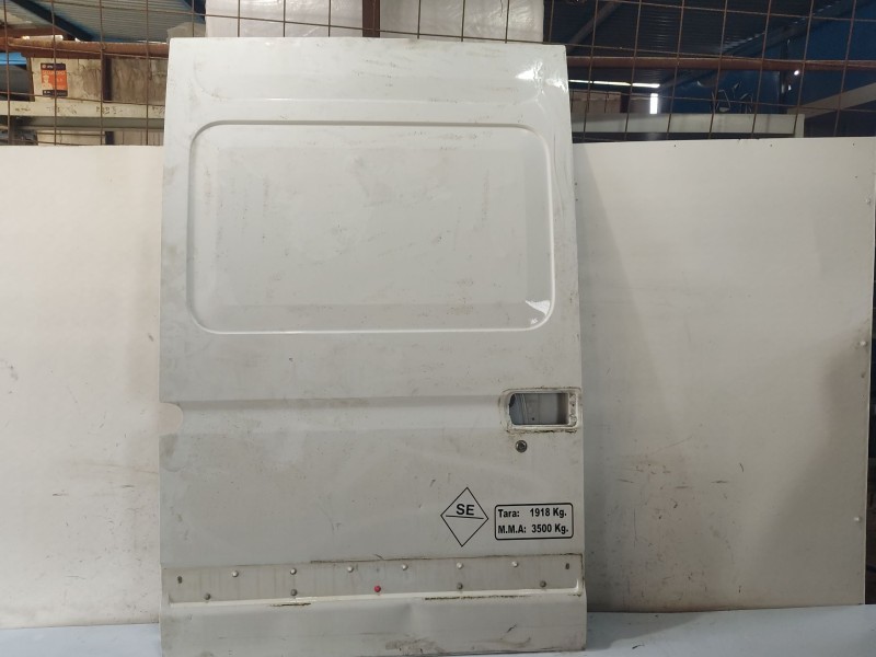 Recambio de puerta lateral corredera derecha para nissan interstar (x70) referencia OEM IAM 8210000QA  