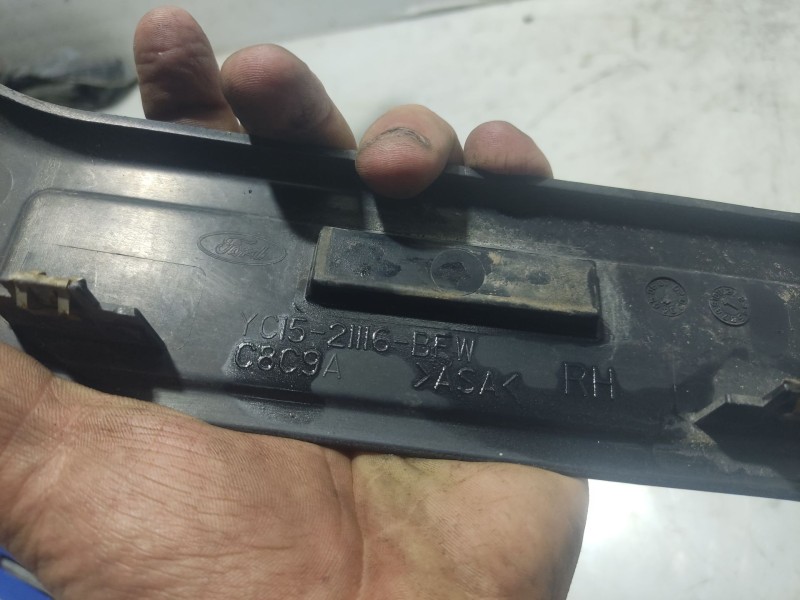 Recambio de moldura para ford transit caja cerrada, larga (fy) (2000 =>) referencia OEM IAM YC1521116BFW  