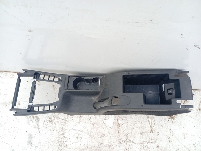 Recambio de consola central para skoda superb ii (3t4) 2.0 tdi referencia OEM IAM 3T0863243 3T0863241D 