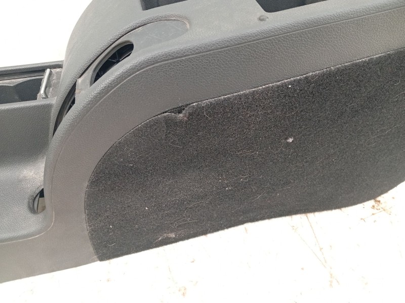 Recambio de consola central para skoda superb ii (3t4) 2.0 tdi referencia OEM IAM 3T0863243 3T0863241D 