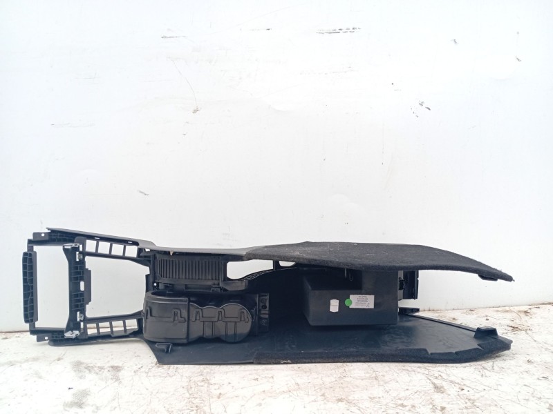 Recambio de consola central para skoda superb ii (3t4) 2.0 tdi referencia OEM IAM 3T0863243 3T0863241D 