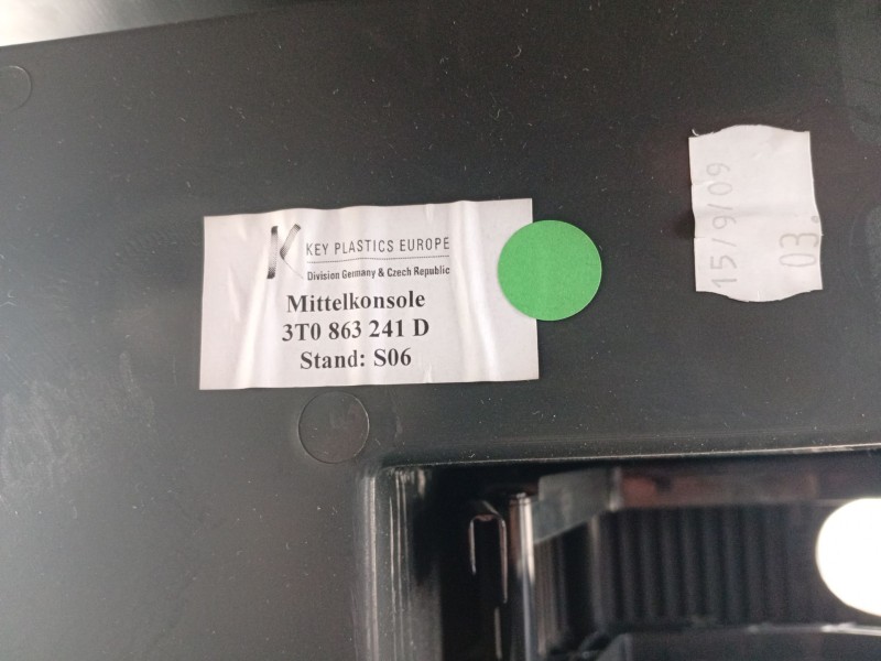 Recambio de consola central para skoda superb ii (3t4) 2.0 tdi referencia OEM IAM 3T0863243 3T0863241D 