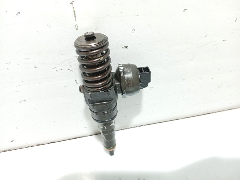 Recambio de inyector para skoda superb ii (3t4) 2.0 tdi referencia OEM IAM 038130073BQ  0414720312