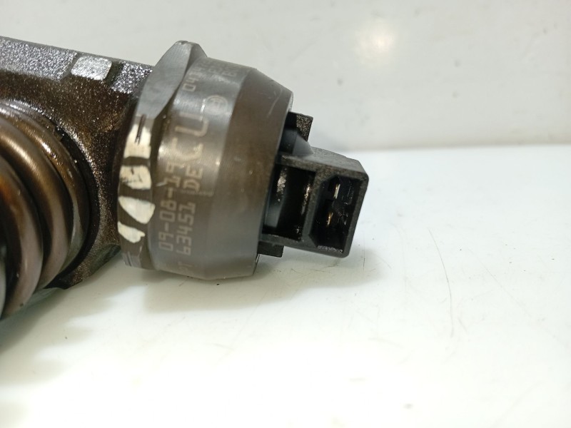 Recambio de inyector para skoda superb ii (3t4) 2.0 tdi referencia OEM IAM 038130073BQ  0414720312