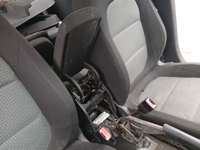 Recambio de consola central para skoda superb ii (3t4) 2.0 tdi referencia OEM IAM 3T0864207B  