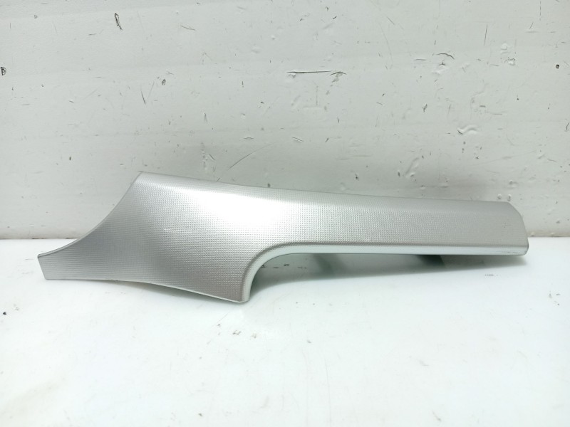 Recambio de moldura para skoda superb ii (3t4) 2.0 tdi referencia OEM IAM 3T1858415A  