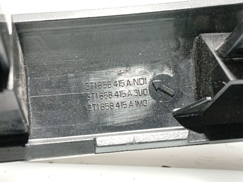 Recambio de moldura para skoda superb ii (3t4) 2.0 tdi referencia OEM IAM 3T1858415A  