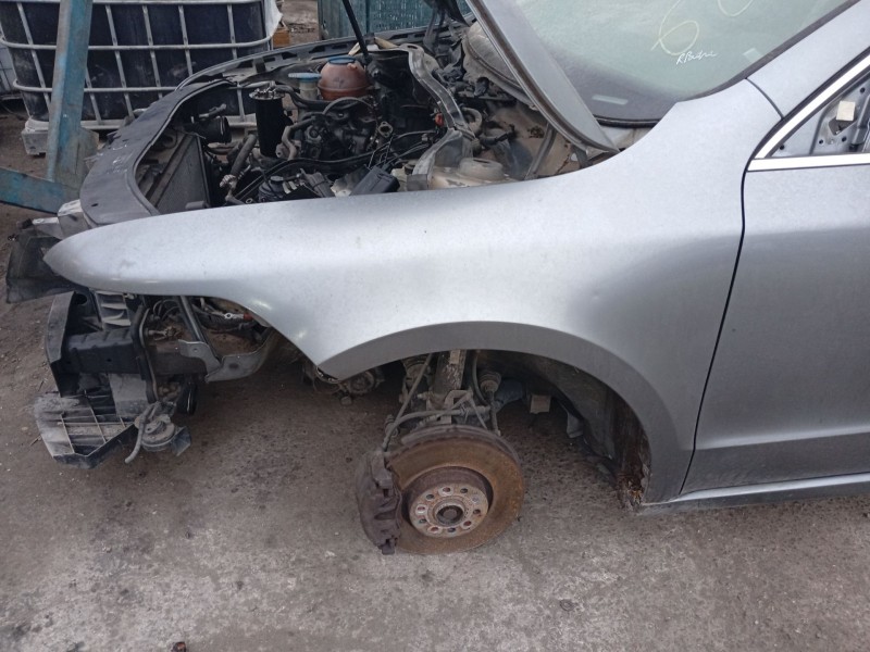 Recambio de aleta delantera izquierda para skoda superb ii (3t4) 2.0 tdi referencia OEM IAM 3T0821021  