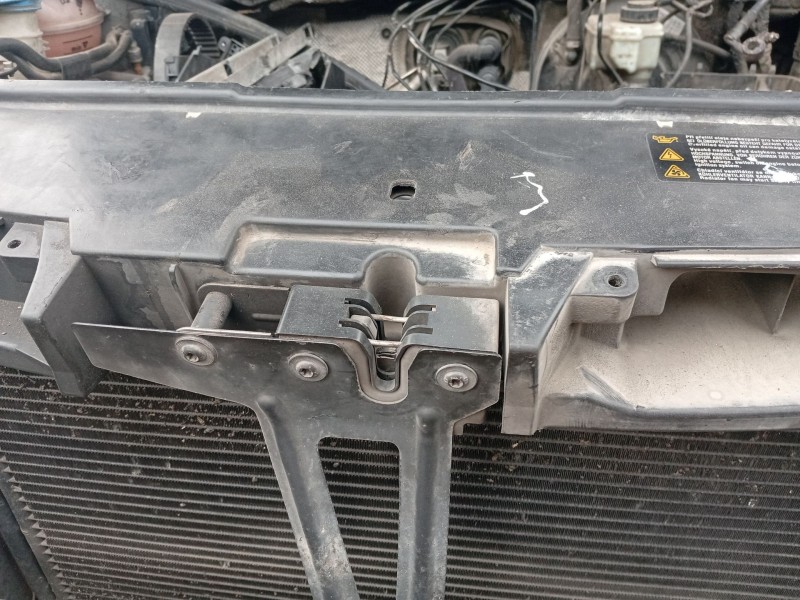 Recambio de cerradura capot para skoda superb ii (3t4) 2.0 tdi referencia OEM IAM 3T0823509A  