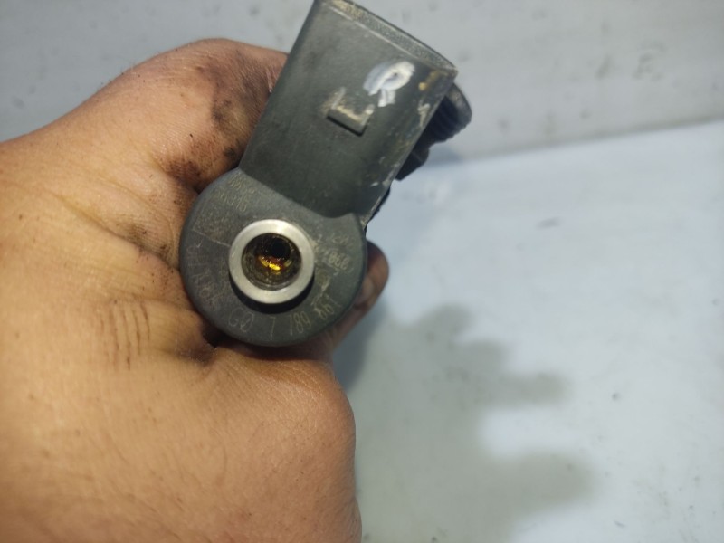 Recambio de inyector para bmw serie 3 berlina (e46) referencia OEM IAM 0445110216 7789661 