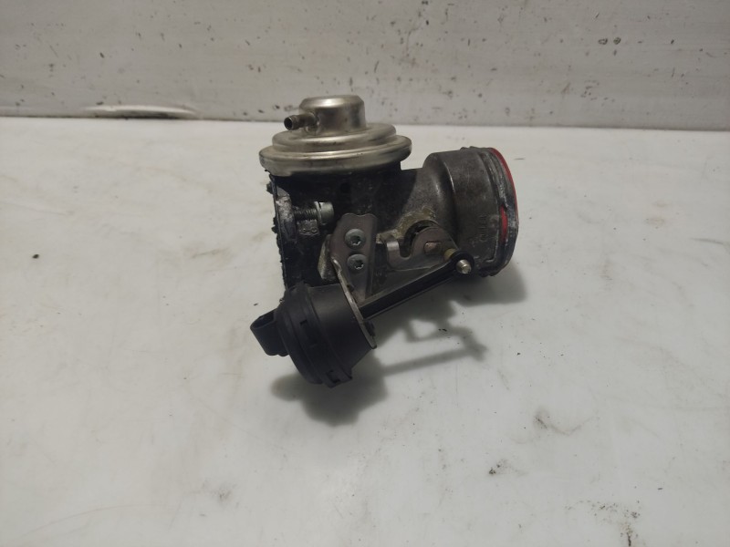 Recambio de valvula egr para volkswagen golf v berlina (1k1) 1.9 tdi referencia OEM IAM 038131501BC  