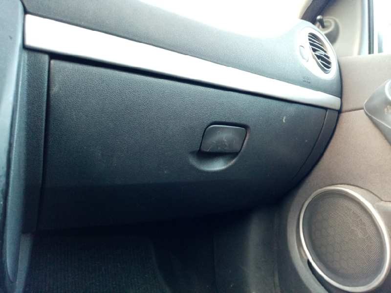 Recambio de guantera para renault clio iii 1.5 dci diesel cat referencia OEM IAM 8200407712  
