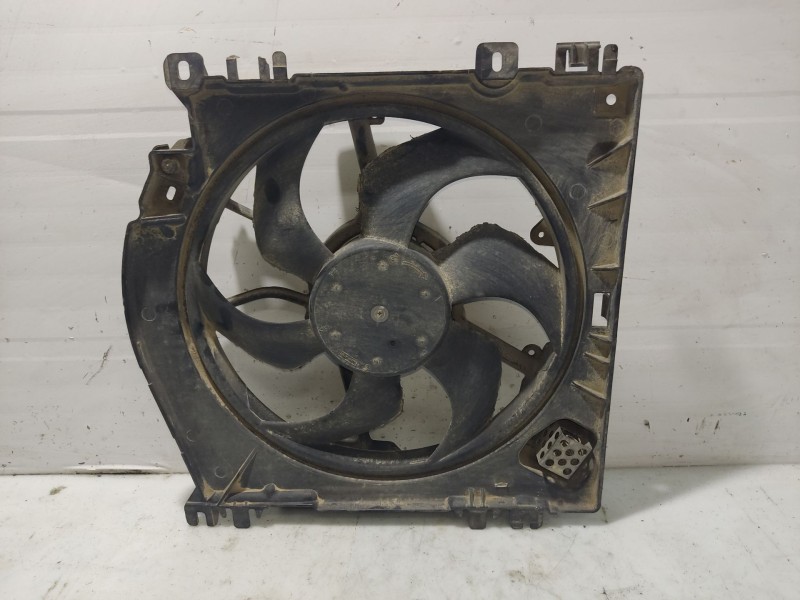 Recambio de electroventilador para renault clio iii 1.5 dci diesel cat referencia OEM IAM 183144201  