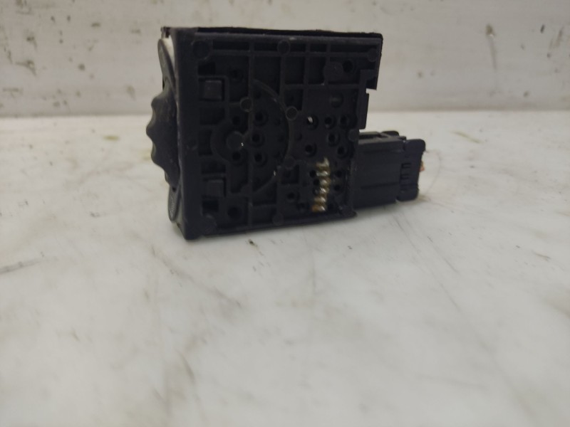 Recambio de mando luces para renault clio iii 1.5 dci diesel cat referencia OEM IAM 8200379685  