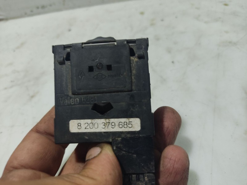 Recambio de mando luces para renault clio iii 1.5 dci diesel cat referencia OEM IAM 8200379685  